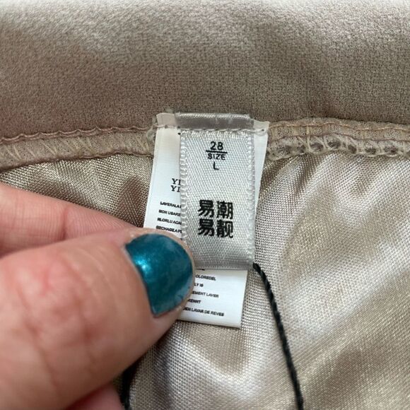 Pleated mini skirt size 28 - Picture 4 of 6